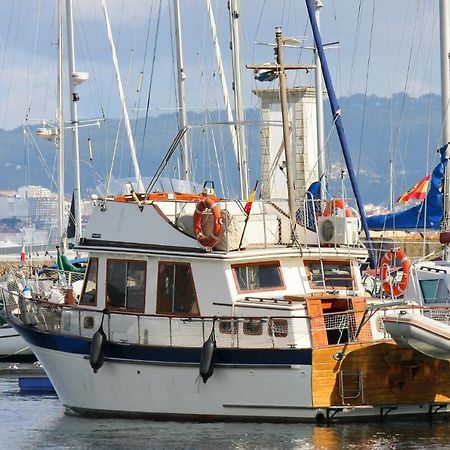 Barco 12 Mts Centro Cangas ภายนอก รูปภาพ