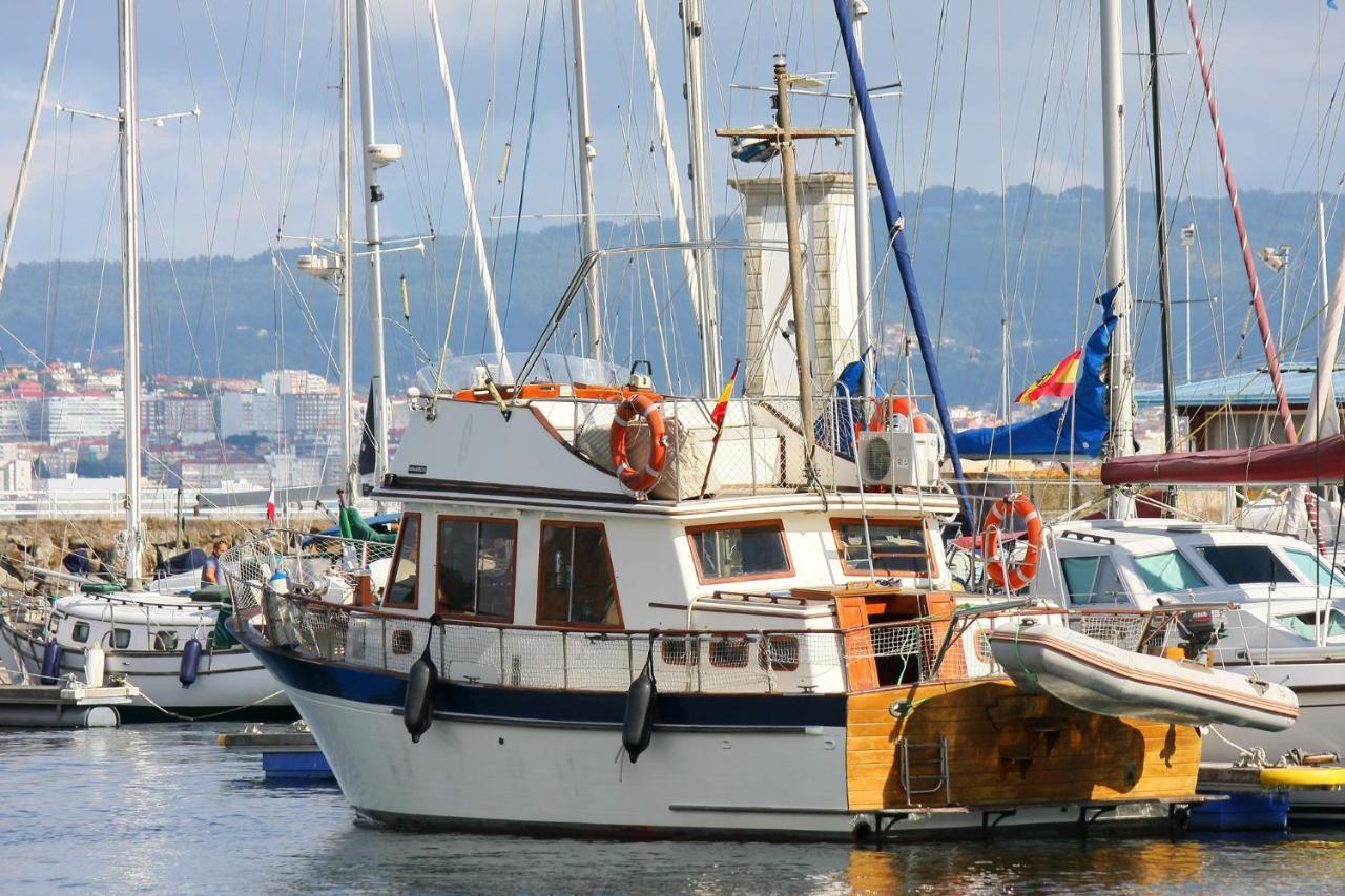 Barco 12 Mts Centro Cangas ภายนอก รูปภาพ