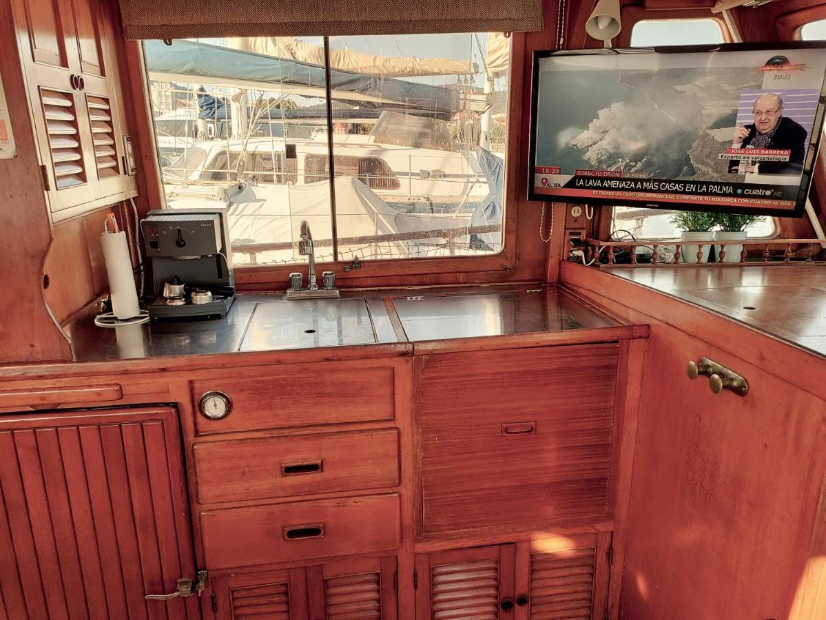 Barco 12 Mts Centro Cangas ภายนอก รูปภาพ